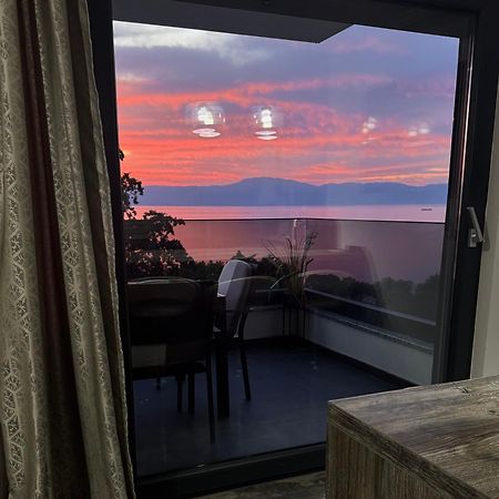 Golden Sunset 3 Apartment Njivice Bagian luar foto
