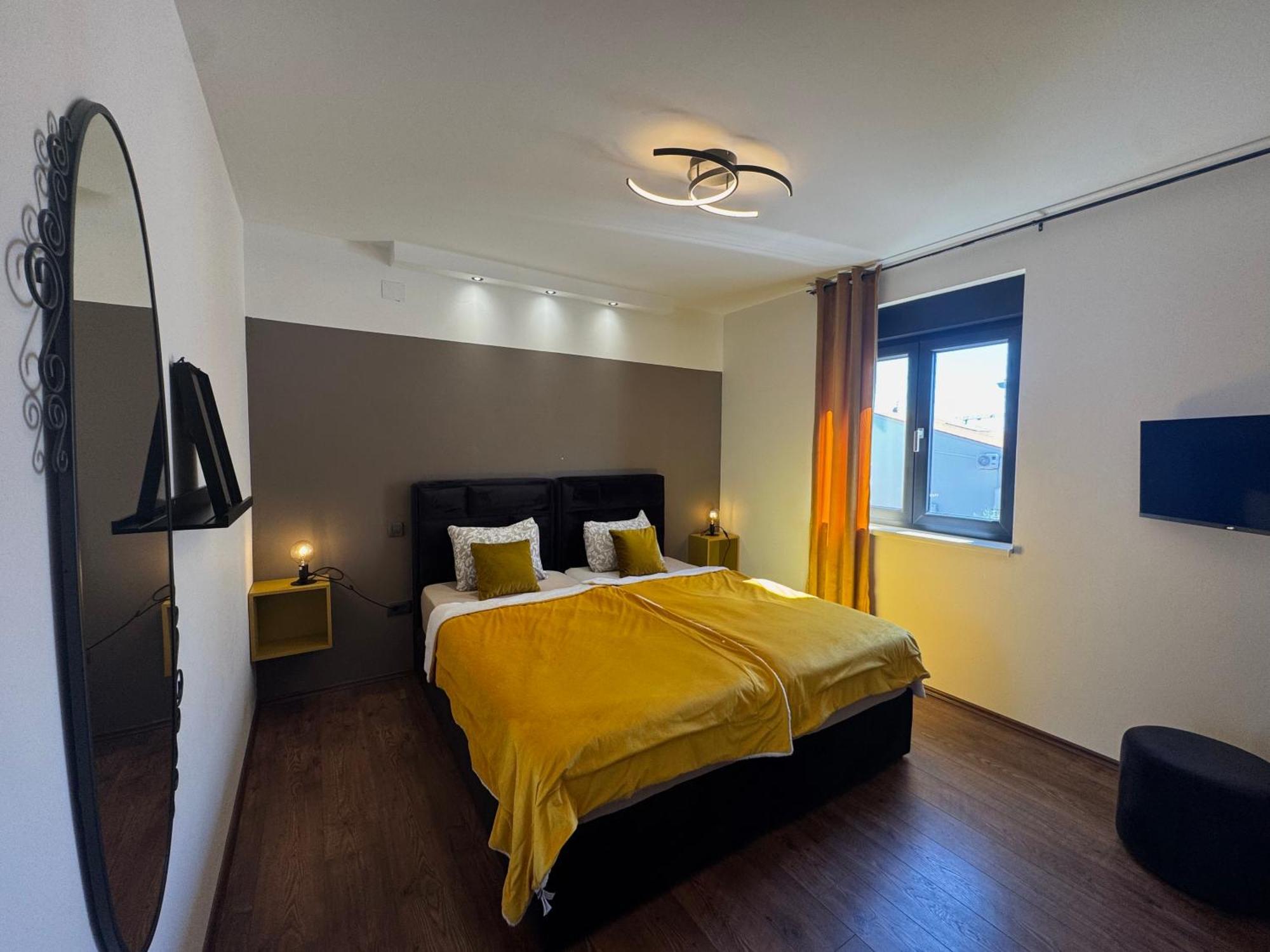 Golden Sunset 3 Apartment Njivice Bagian luar foto